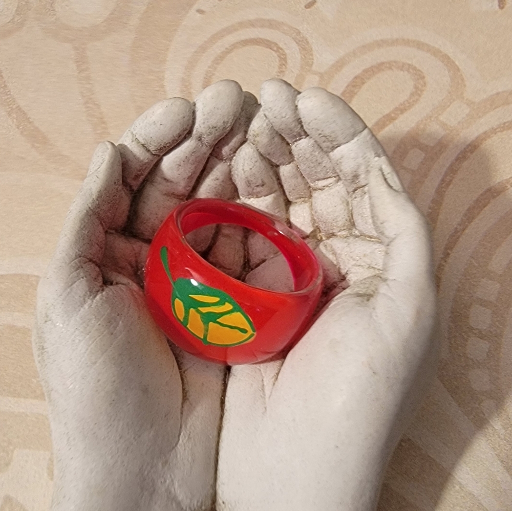 💚 New LEAF Resin Fashion Ring Size 9 Fashion Jewelry Whimsical